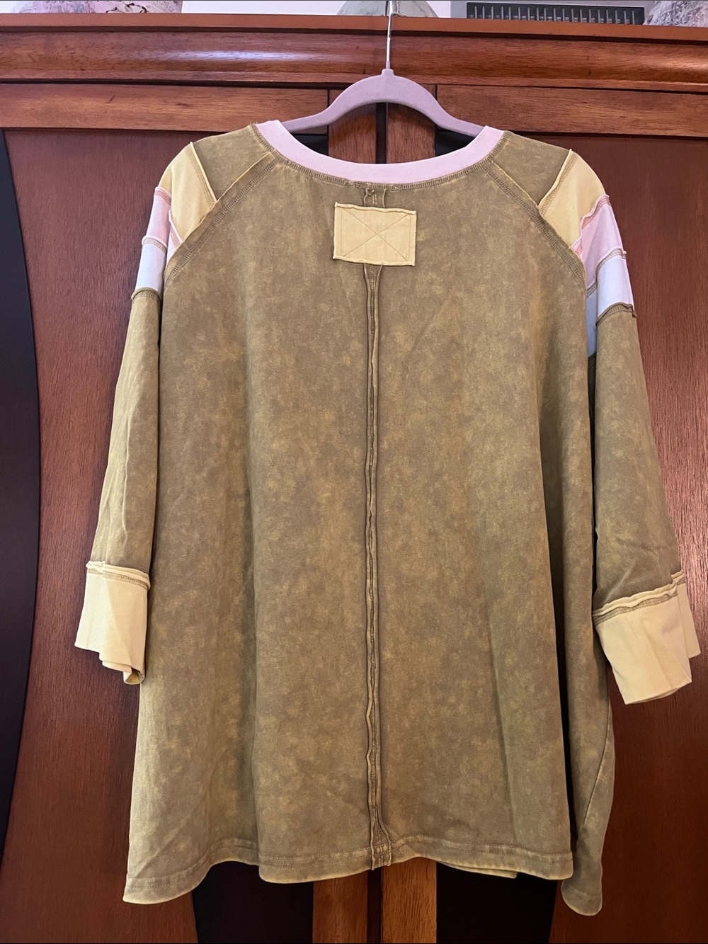 Sage & Fig Olive Green Colorblock 3/4 Sleeve Top w/Pink & Yellow Accents - Picture 6 of 10